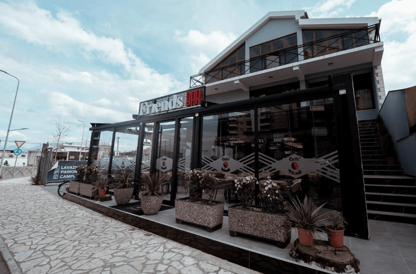 Friends Hotel 4* Shkodra image 1