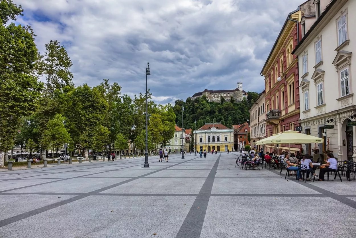 Kongresni-trg-Ljubljana-scaled-2