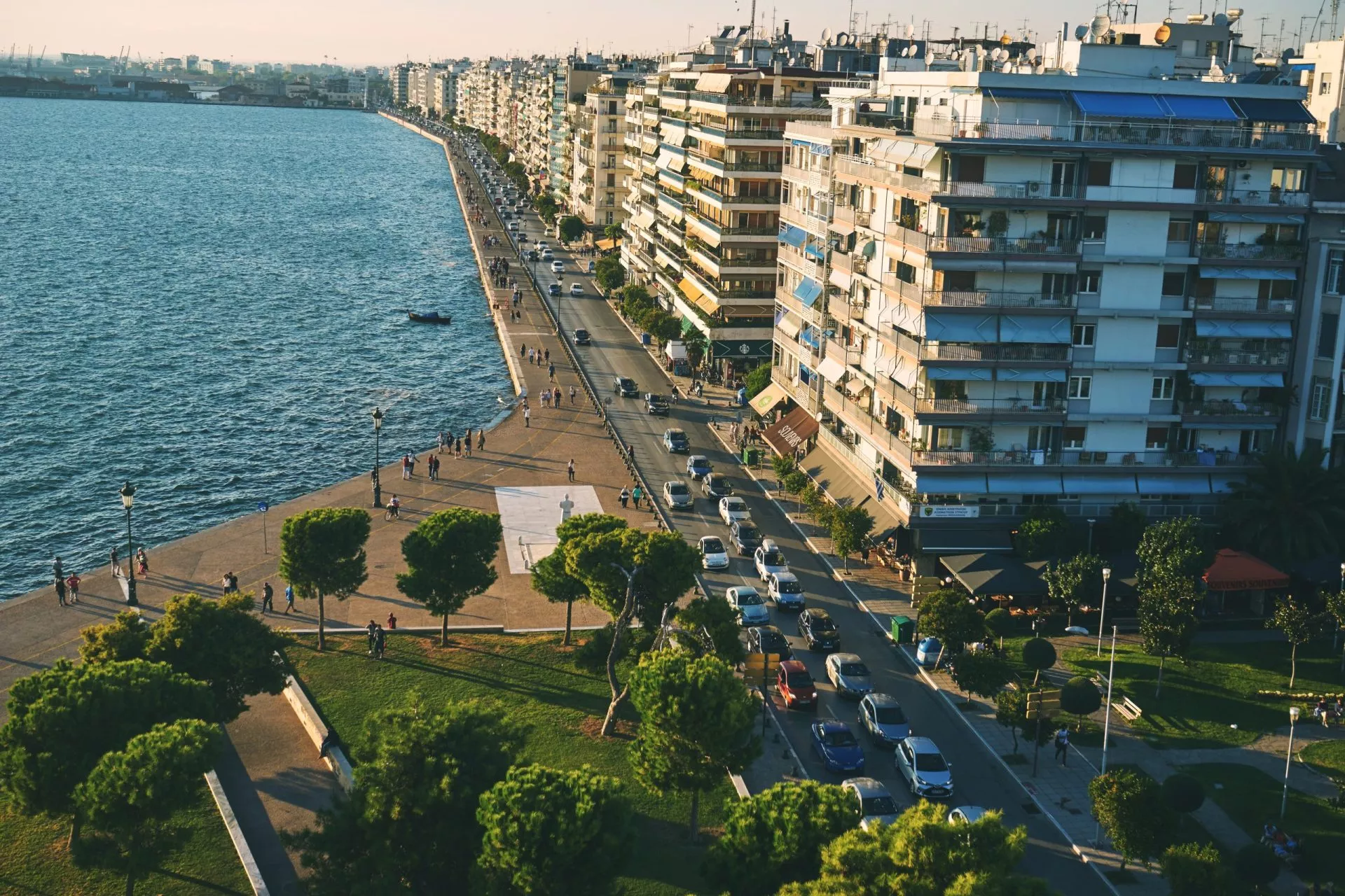 Blick vom weißen Turm in der Stadt Thessaloniki in Griechenland